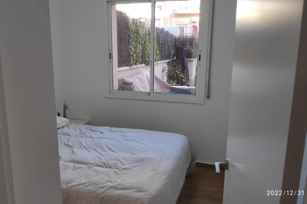Precioso Apartamento Con Magnifico Patio. Sant Feliu de Llobregat Exterior photo